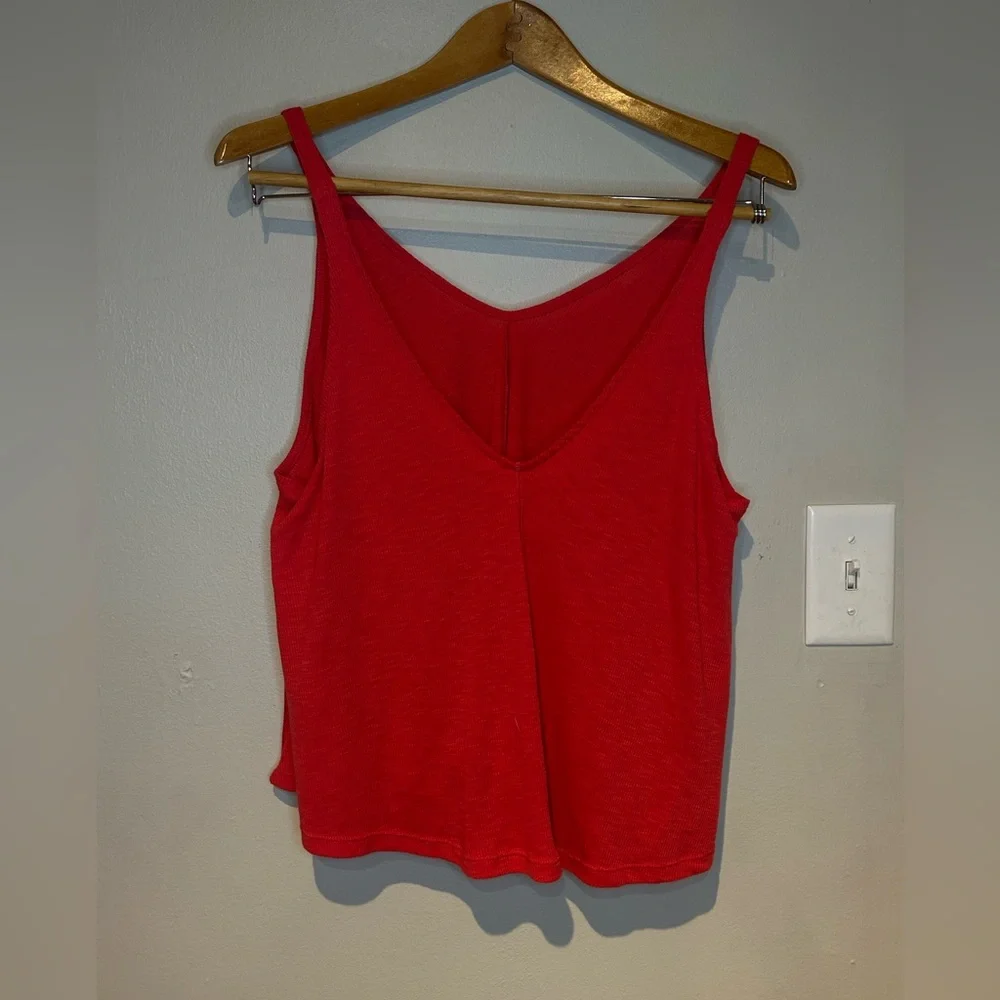 Women's Red Sleeveless Cami Comfy Casual Top - Picture 2 of 5